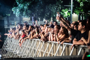 crowd-control-for-concerts-rental